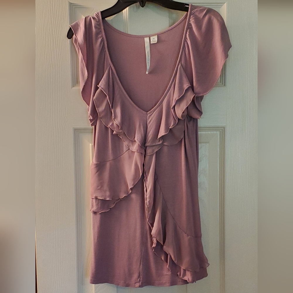 Lauren Conrad XS knit top/tshirt v-neck blush